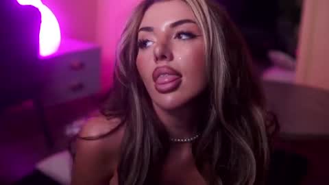 ClaraHazel online show from August 2, 7:33 am