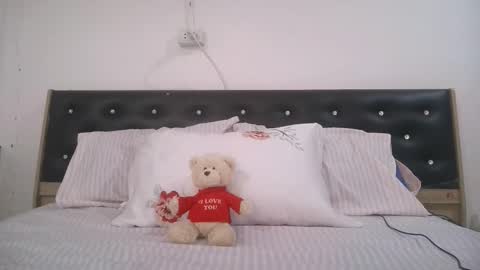 claralafontaine online show from April 1, 12:39 pm