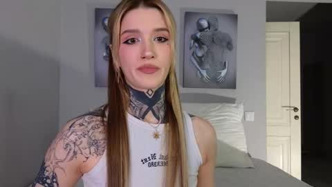 Sophie online show from October 6, 10:58 pm