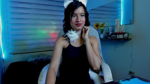 Clawdeen online show from April 6, 4:01 am