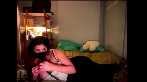 clementine75009 online show from February 28, 5:34 pm