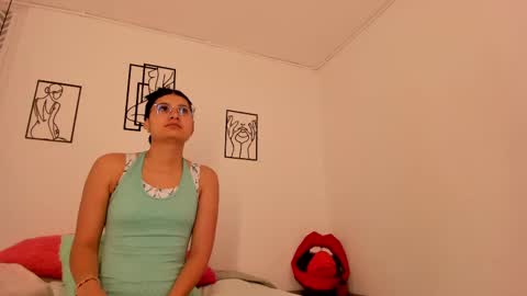 cloe online show from October 4, 12:11 pm