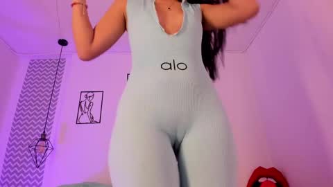 cloe online show from October 31, 1:37 pm