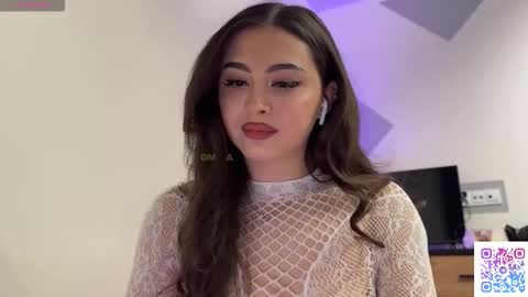 Yumi online show from March 5, 8:59 pm