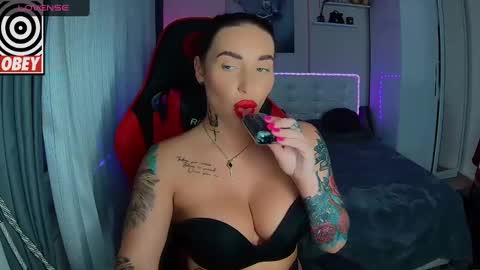 Ur goddess Nikki online show from March 12, 9:55 am