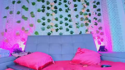 colett online show from September 24, 11:53 am