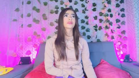 colett online show from September 20, 12:03 pm