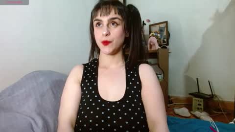Snapshot of collette_beaufoy chatting on October 19, 10:34 pm Collette online show from October 19, 10:34 pm