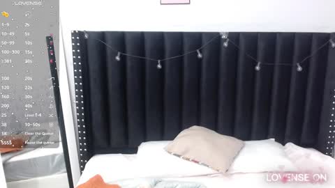 Snapshot of colombia_mommy_ chatting on January 5, 12:31 pm GRETCHEN online show from January 5, 12:31 pm