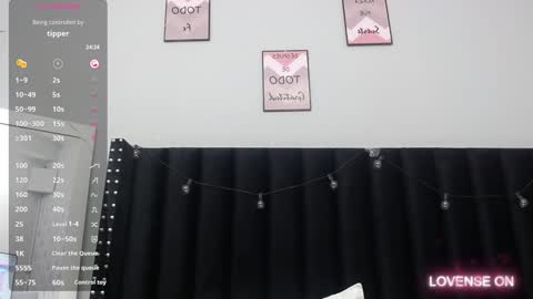 Snapshot of colombia_mommy_ chatting on December 23, 12:30 pm GRETCHEN online show from December 23, 12:30 pm