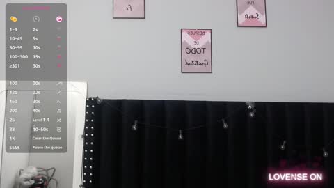 Snapshot of colombia_mommy_ chatting on December 16, 12:27 pm GRETCHEN online show from December 16, 12:27 pm