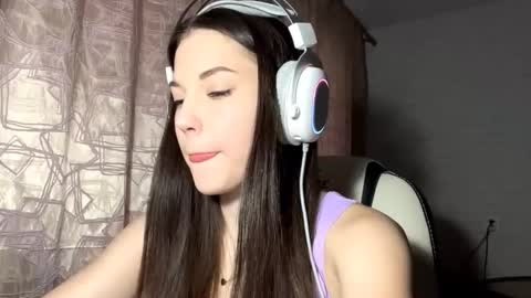 Snapshot of conchitaderricott chatting on October 20, 1:03 pm Bella online show from October 20, 1:03 pm