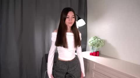 Ellie online show from March 22, 8:20 am