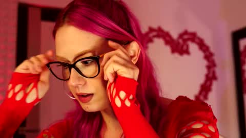 Ginger The Cringer online show from December 18, 9:03 am