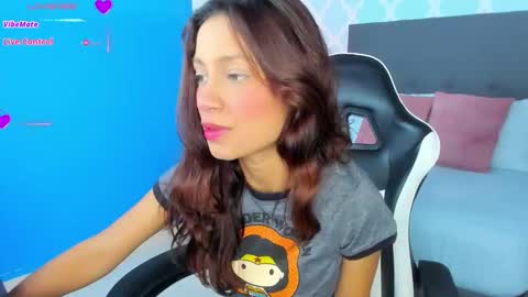 Snapshot of cora22_ chatting on September 18, 12:47 pm CORA online show from September 18, 12:47 pm