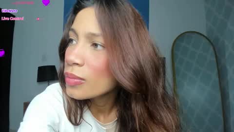 Snapshot of cora22_ chatting on October 3, 1:49 pm CORA online show from October 3, 1:49 pm