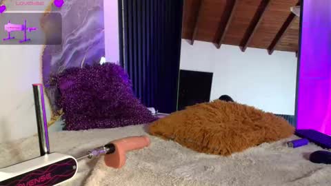 I am coral  online show from December 18, 12:43 pm