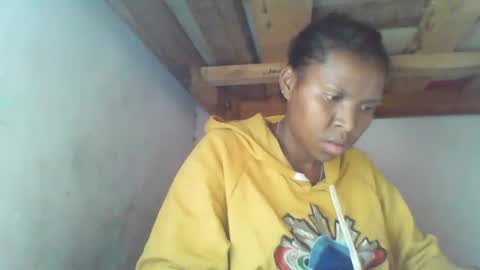 couleur_vanille online show from April 20, 6:05 am