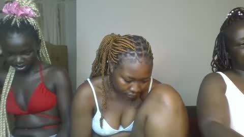 creamy_pie1 online show from February 27, 5:18 am