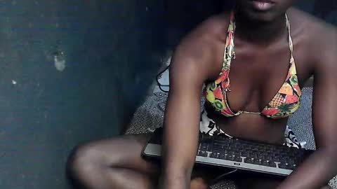 creamyxsugar online show from February 15, 3:42 am