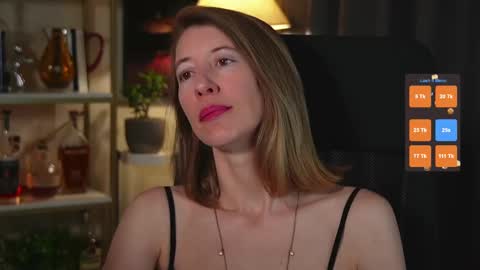 Snapshot of creme_dela_creme chatting on October 10, 5:51 pm Quinn de la Creme online show from October 10, 5:51 pm