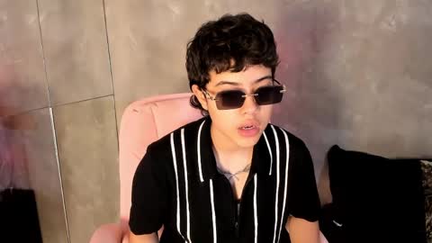 cris sasha online show from April 11, 11:47 am