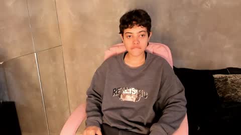 cris sasha online show from April 10, 11:49 am