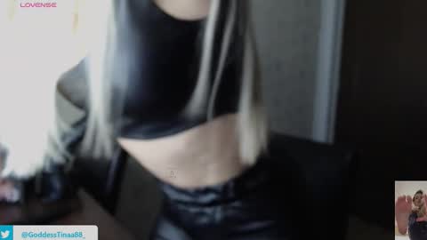 Snapshot of cris_tinne chatting on October 22, 4:45 pm cris_tinne online show from October 22, 4:45 pm