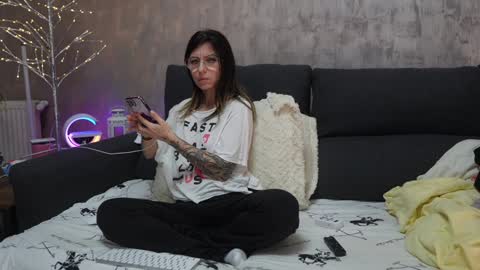 crissy_love online show from February 6, 11:37 pm
