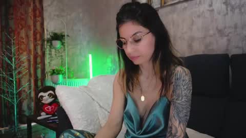 crissy_love online show from February 18, 7:43 am