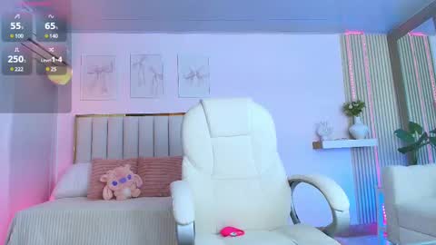 Cristal  online show from March 4, 12:50 am