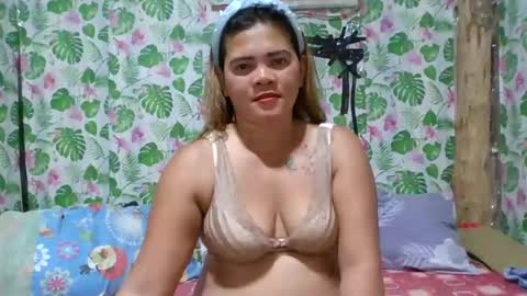 Snapshot of cristine316 chatting on February 24, 8:47 am cristine316 online show from February 24, 8:47 am