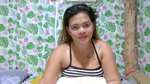 Snapshot of cristine316 chatting on February 19, 10:23 am cristine316 online show from February 19, 10:23 am