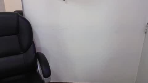 Snapshot of cry_baby800 chatting on October 28, 10:58 pm Cry online show from October 28, 10:58 pm