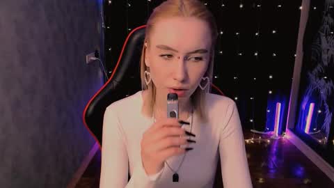 crybambi online show from February 12, 7:21 am