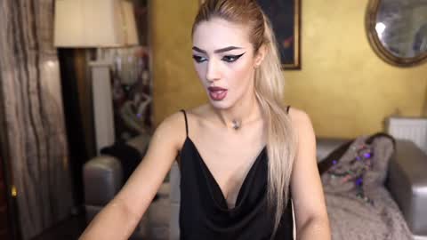 Crys online show from January 1, 1:05 pm