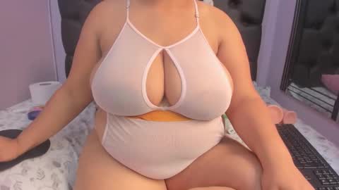 crystal_butterfly1 online show from January 13, 5:28 pm