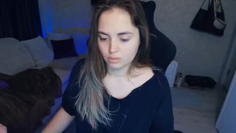 crystalemily online show from November 22, 8:44 pm