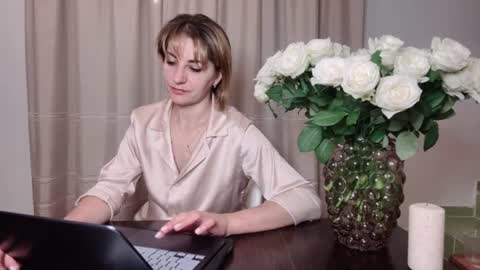 Mary online show from August 5, 8:48 pm