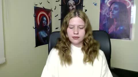 Stella online show from April 11, 6:44 pm