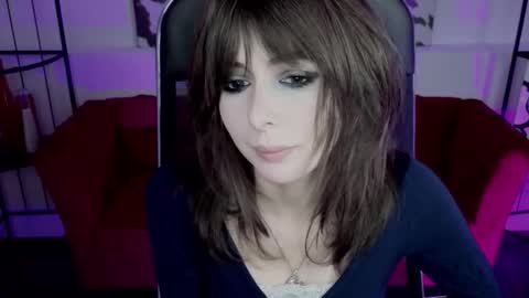 crystallbloom online show from March 6, 1:39 pm