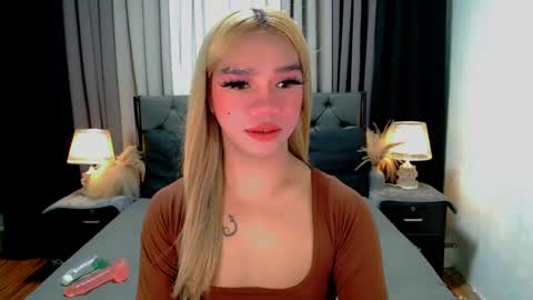 bea takashi  online show from April 22, 10:56 am