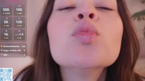 Ellie online show from October 5, 4:01 pm