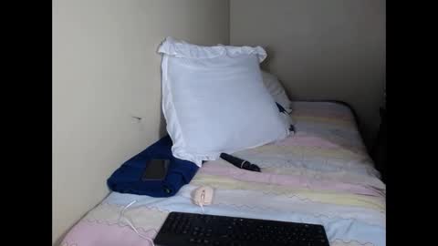 cumcravingss online show from February 11, 11:22 pm