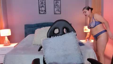 Cumming Loving online show from December 19, 8:23 pm