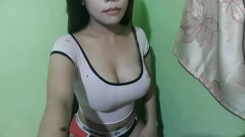 cumwhore4uxox online show from March 19, 10:03 pm