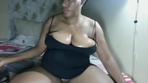 curvybae45 online show from September 9, 7:13 pm