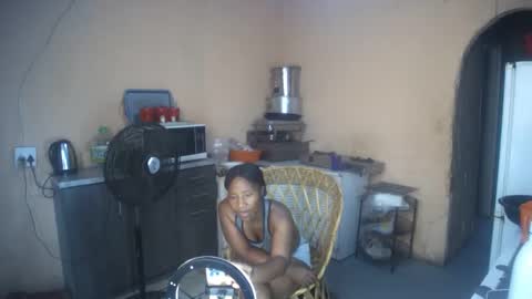 curvypear76x online show from March 2, 10:11 am