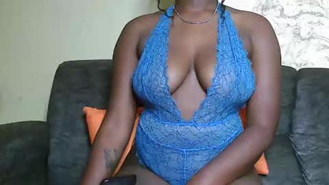 Snapshot of cute_beb2 chatting on March 3, 8:32 am V EE online show from March 3, 8:32 am