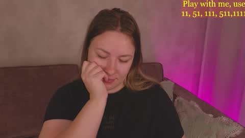 Snapshot of cute_darina chatting on September 25, 2:10 am Everyday stream in the same time online show from September 25, 2:10 am